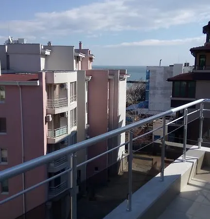 Sunrise Apartment *